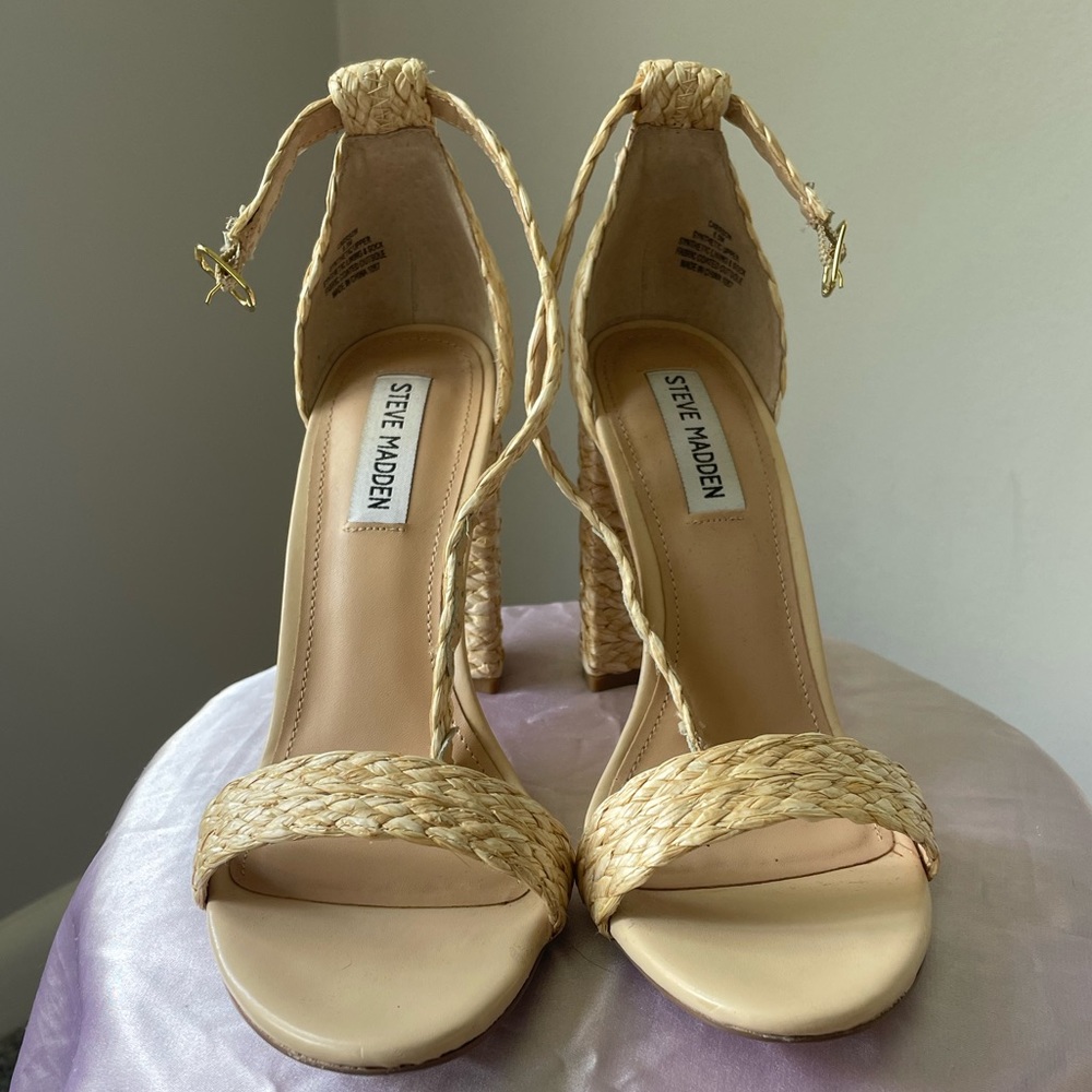 Steve Madden Carson round toe heel sandals